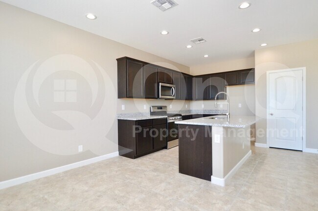 2223 North Camden Drive, Florence, AZ 85132 photo 3