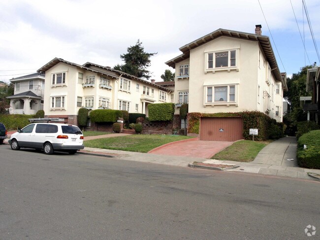 Hillegass Court Apartments photo 4