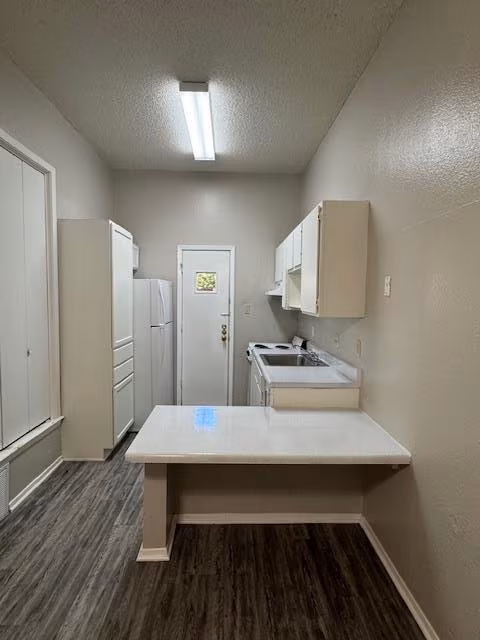 4608 Bennett Ave photo 3
