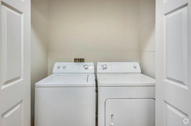 Lincoln Gardens Apartments photo 5