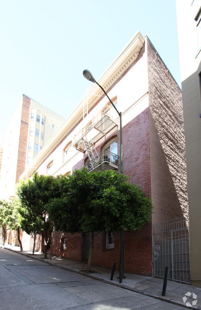 20 Dashiell Hammett Street, San Francisco, CA 94108 photo 4