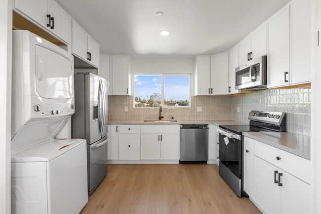 3728 Acacia St San Diego, CA 92113 photo 2