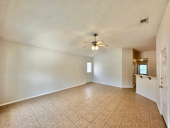 211 Dale Earnhardt Dr Harker Heights, TX 76548 photo 2