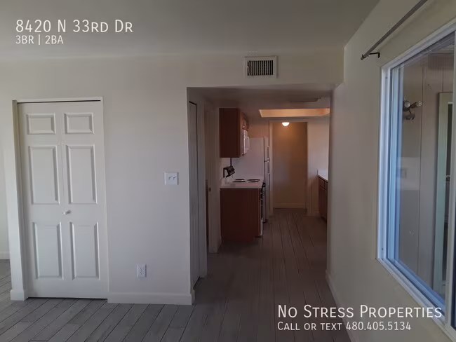 8420 North 33rd Drive, Phoenix, AZ 85051 photo 4