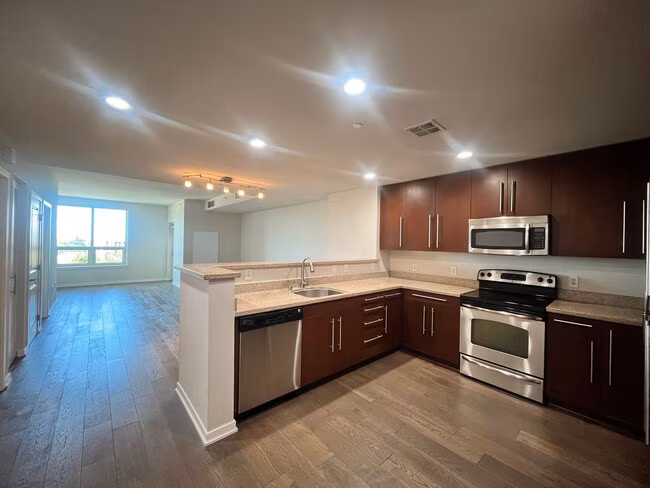 1375 Lick Ave San Jose, CA 95110 photo 5
