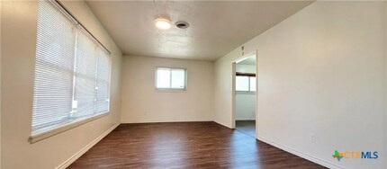 613 Cedar Dr Copperas Cove, TX 76522 photo 3