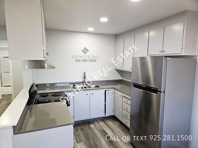 1524 Glazier Dr Concord, CA 94521 photo 3