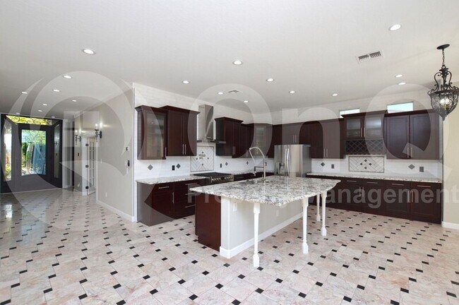 3042 S Seton Ave Gilbert, AZ 85295 photo 2