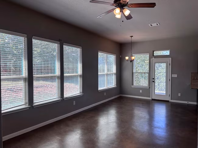 200 Mauna Kea Lane, Bastrop, TX 78602 photo 2