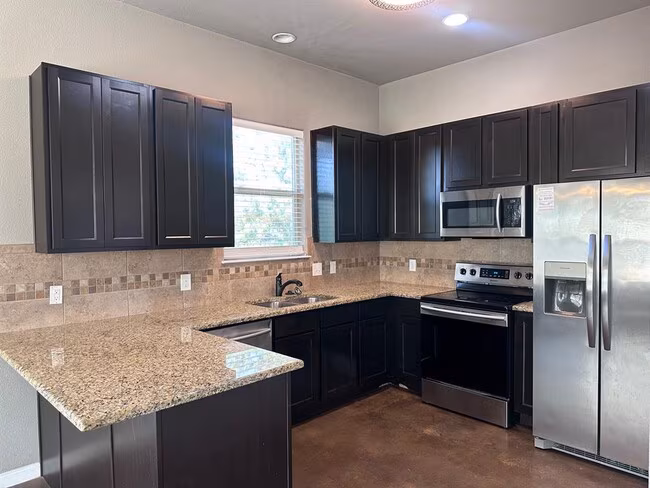 200 Mauna Kea Lane, Bastrop, TX 78602 photo 5