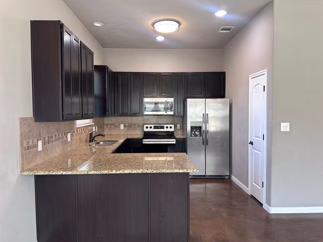 200 Mauna Kea Lane, Bastrop, TX 78602 photo 4