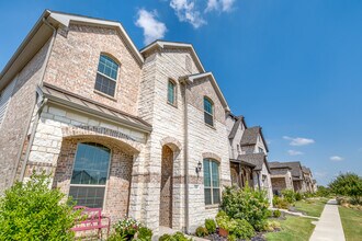 1521 Buckeye Trl Garland, TX 75042 photo 2
