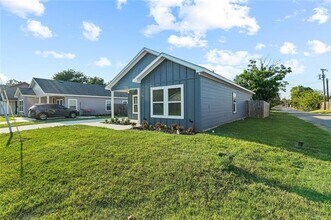 2731 Rogers St Dallas, TX 75215 photo 2
