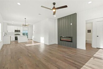 2731 Rogers St Dallas, TX 75215 photo 5
