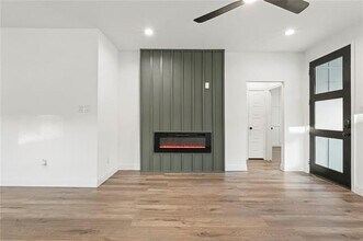 2731 Rogers St Dallas, TX 75215 photo 4