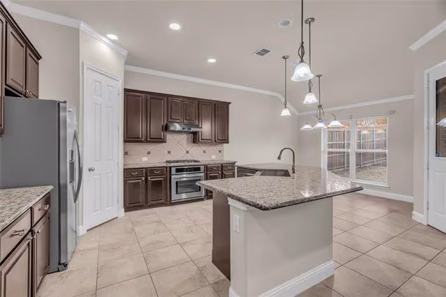 6801 Cambridge Dr North Richland Hills, TX 76180 photo 5
