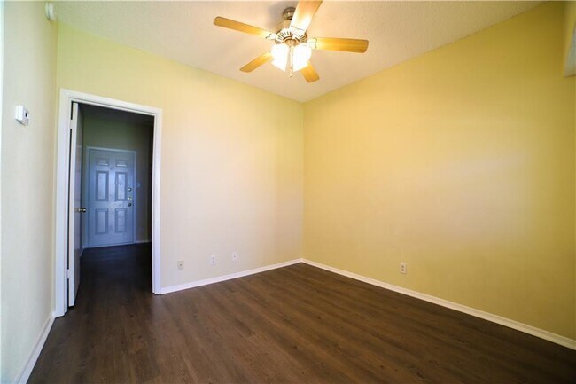 2604 Salado St Austin, TX 78705 photo 3