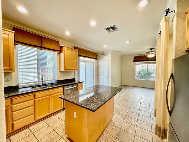 Perfect Shape Pleasanton Single Family Home photo 2