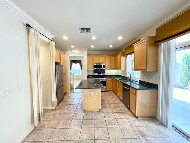Perfect Shape Pleasanton Single Family Home photo 3