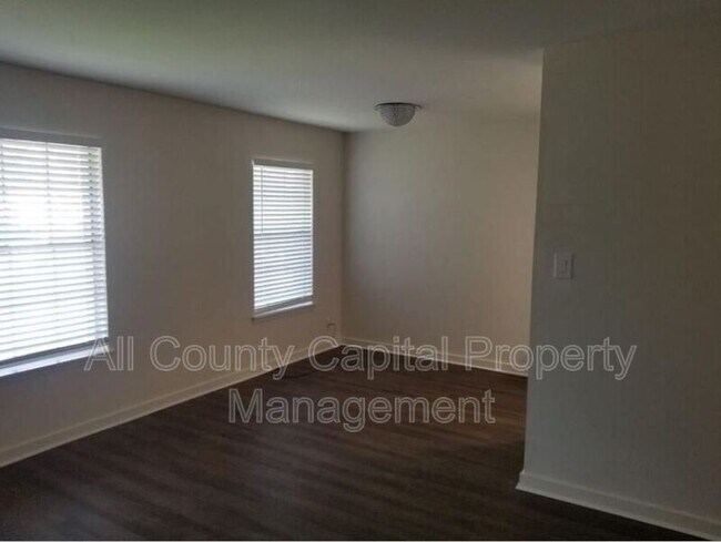 3415 Willowrun Dr Austin, TX 78704 photo 2