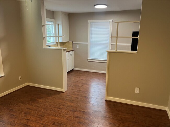 220 Stiles Street, Houston, TX 77011 photo 4