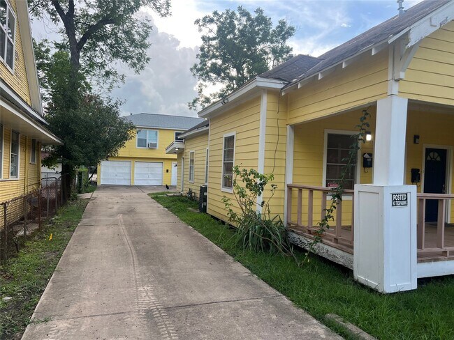 220 Stiles Street, Houston, TX 77011 photo 3