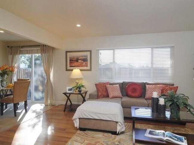 415 Pinehurst Ave Los Gatos, CA 95032 photo 3