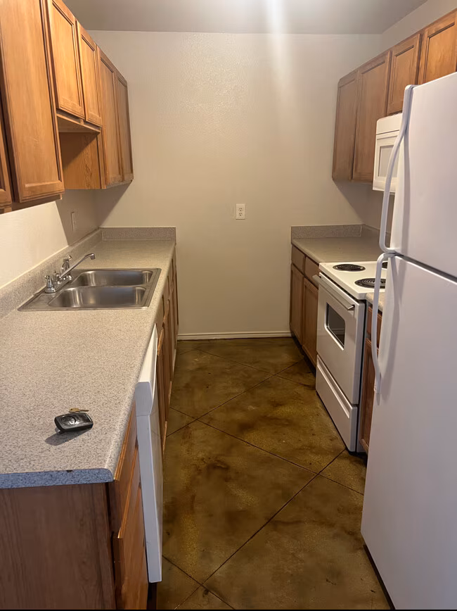 7704 Downe Drive, White Settlement, TX 76108 photo 2