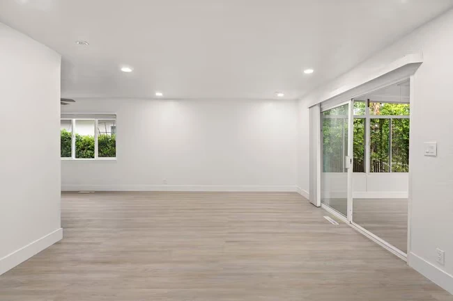 10852 Alderbrook Ln Cupertino, CA 95014 photo 4
