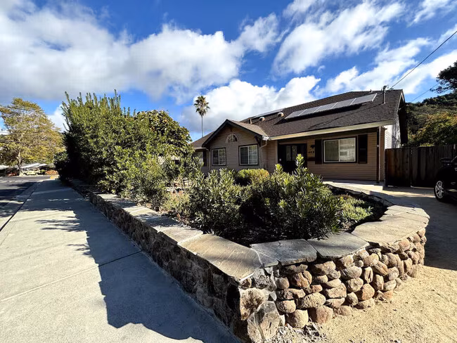 292 Bell Ln Mill Valley, CA 94941 photo 2