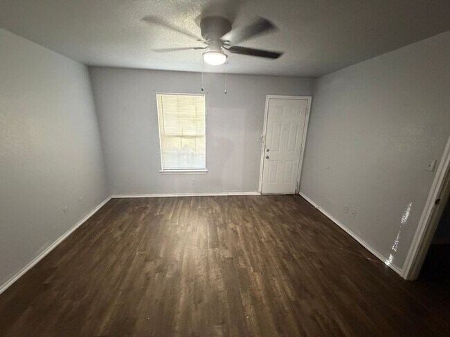 3604-3606 Laughton St Fort Worth, TX 76110 photo 3