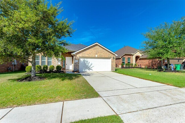 24807 Lazy Tee Lane, Tomball, TX 77375 photo 2