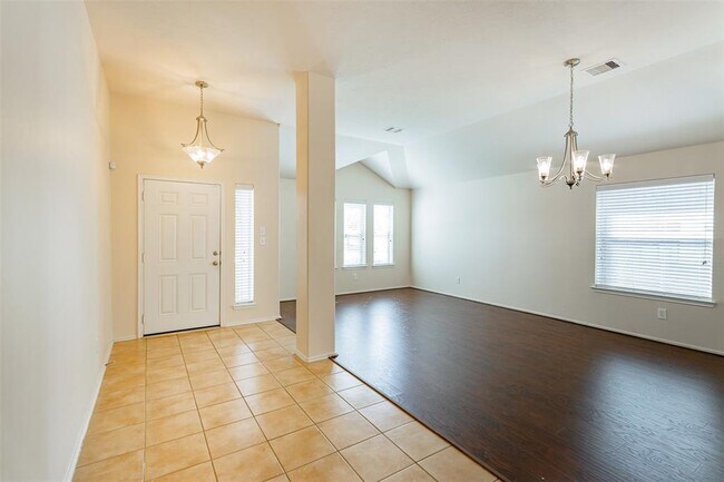 24807 Lazy Tee Lane, Tomball, TX 77375 photo 5