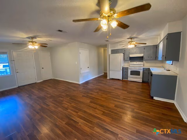 106 Huff St Luling, TX 78648 photo 5