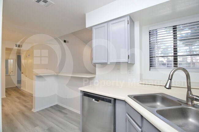533 W Guadalupe Rd Mesa, AZ 85210 photo 5