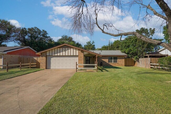 3507 Hummingbird Ln Denton, TX 76209 photo 3
