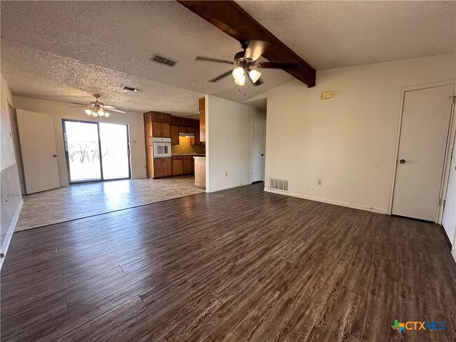 2905 Persimmon Dr Killeen, TX 76543 photo 4