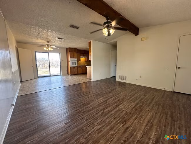 2905 Persimmon Dr Killeen, TX 76543 photo 3