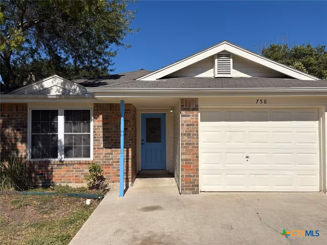 758 Briarbend Dr New Braunfels, TX 78130 photo 2