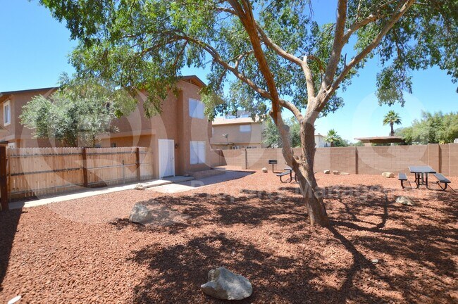 1418 E Knoll Cir Mesa, AZ 85203 photo 4
