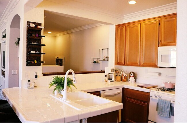 2744 Crown Ridge Rd Chula Vista, CA 91915 photo 3