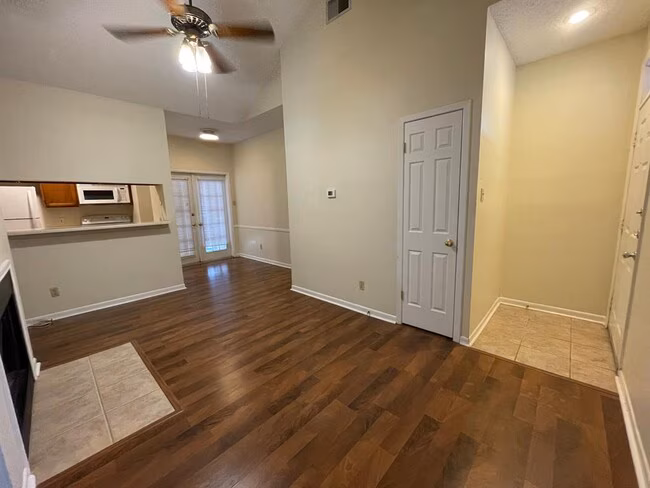 715 W 22 1/2 St Austin, TX 78705 photo 5