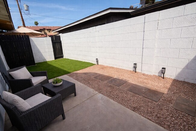 7814 E Heatherbrae Ave Scottsdale, AZ 85251 photo 4