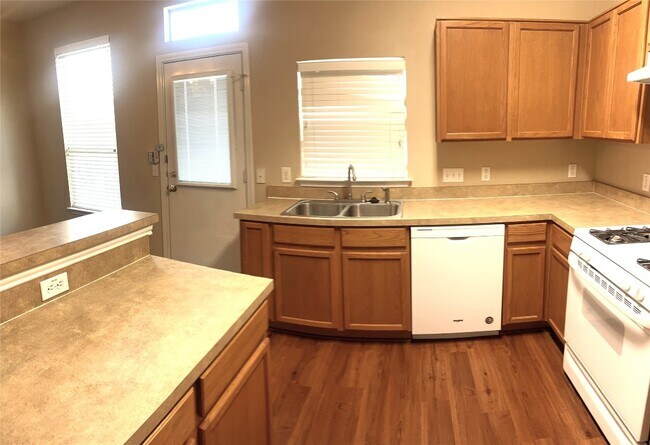 5679 Fergus Kyle, TX 78640 photo 5