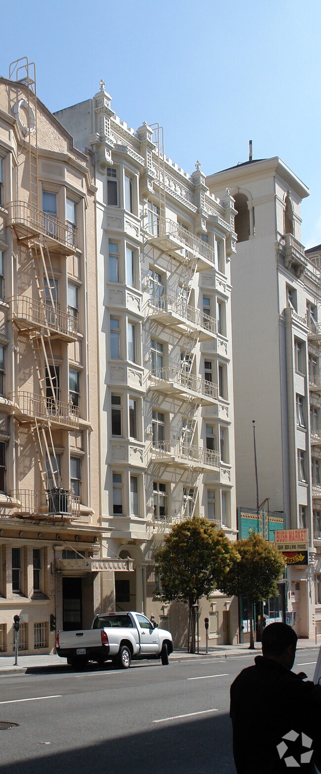 Bush Tower Apartments photo 3