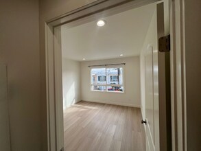 10 Pueblo St San Francisco, CA 94134 photo 5