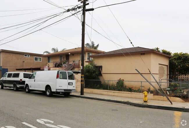 235 South Weitzel Street, Oceanside, CA 92054 photo 3