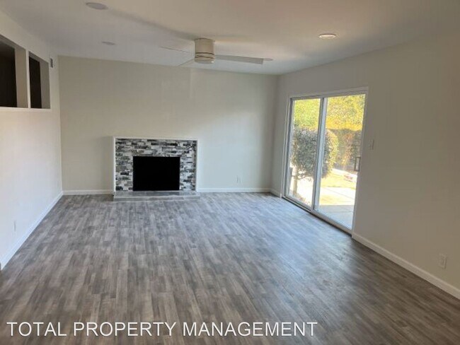 1485 KOOSER ROAD photo 4