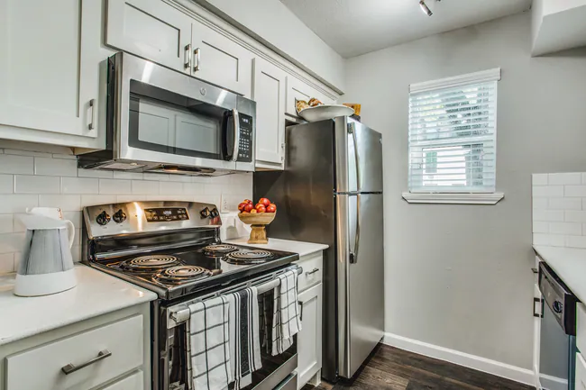 Weston Medical Center Apartments photo 3