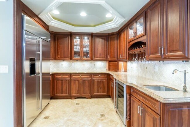 Stunning Craftsman Estate on 1 acre photo 5